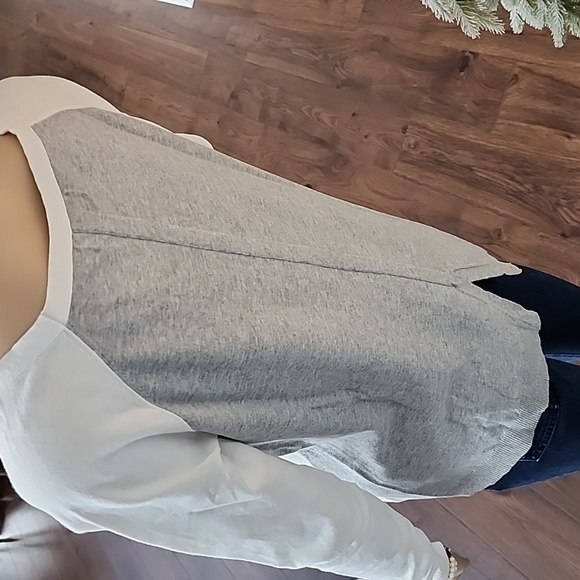 Banana Republic sweater - Picture 7 of 9